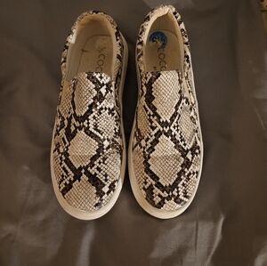 Slip on Tennis Shoes Snakeskins design Size 6